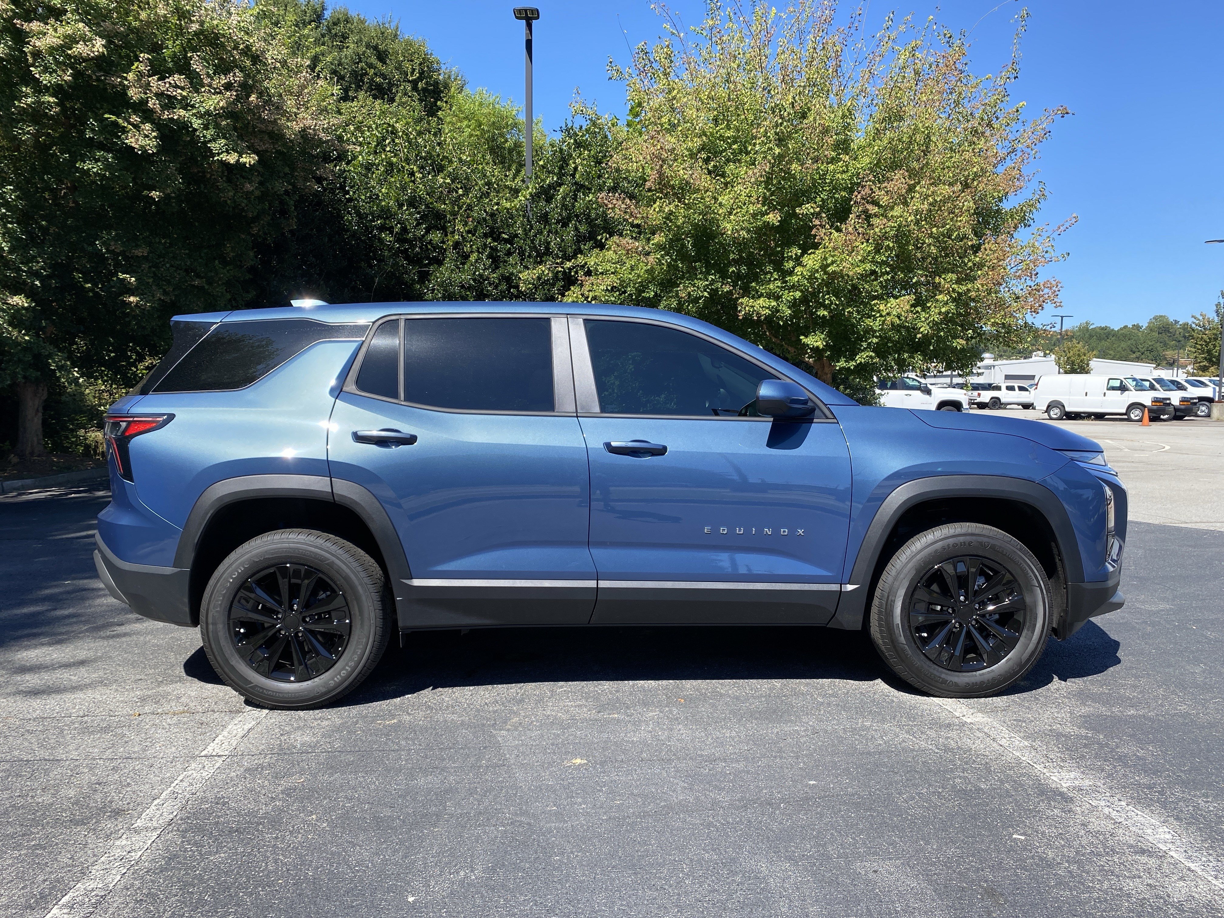 Used 2027 Chevrolet Equinox LT FWD image 10