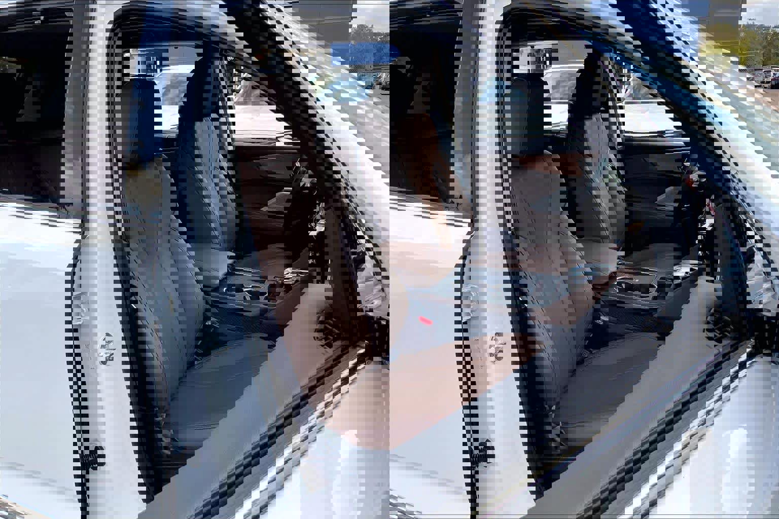 Certified 2025 Acura MDX SH-AWD w/ Technology Package image 8