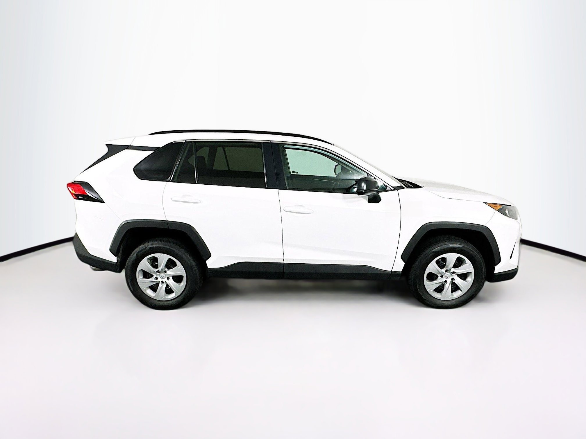 Used 2020 Toyota RAV4 LE FWD image 10