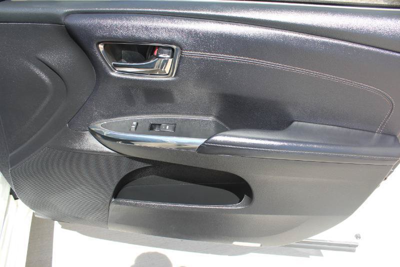 Used 2018 Toyota Avalon Touring w/ Carpet Mat Package FWD image 23