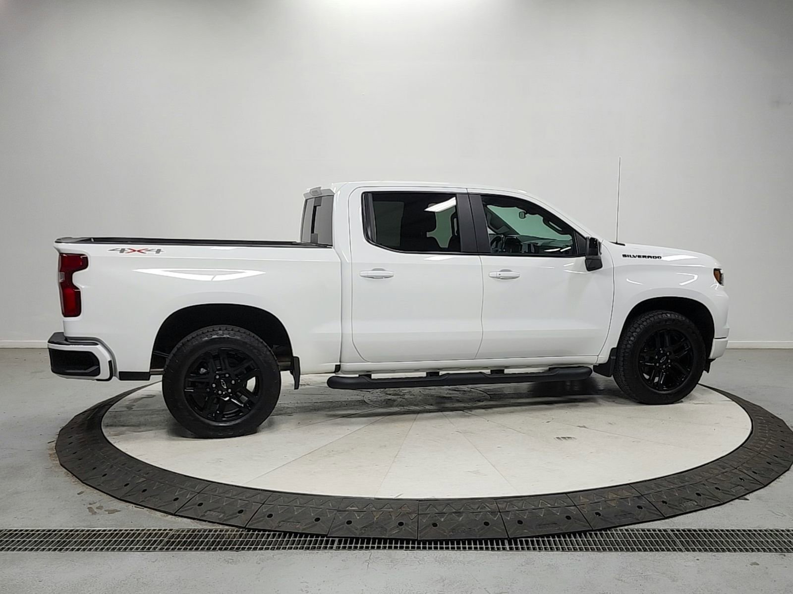 Used 2023 Chevrolet Silverado 1500 RST w/ Rally Edition AWD/4WD image 8