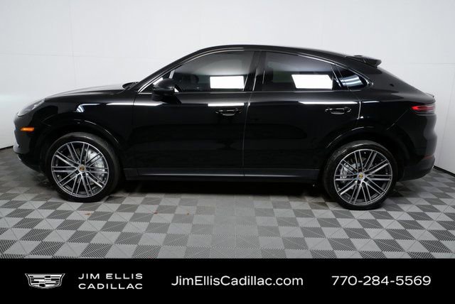 Used 2022 Porsche Cayenne Coupe image 28