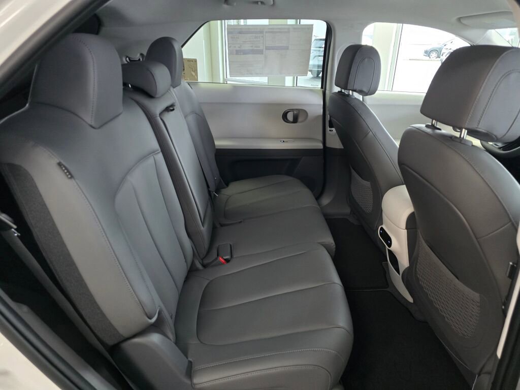 New 2026 Hyundai Ioniq 5 SEL image 33