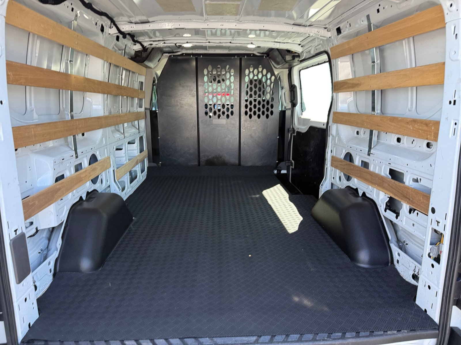Used 2025 Ford Transit 250 Low Roof w/ Exterior Upgrade Package RWD image 17