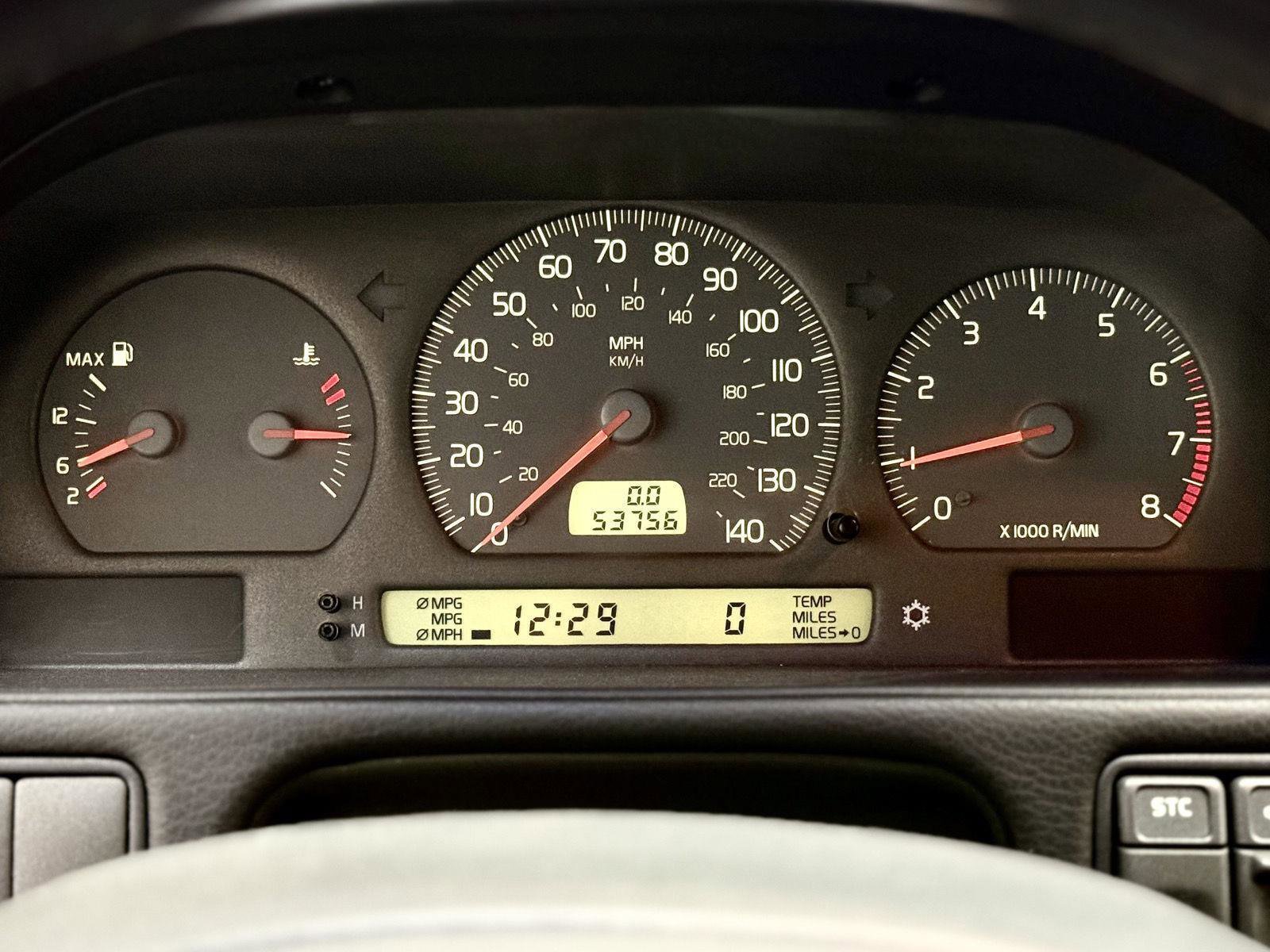 Used 2004 Volvo C70 HT FWD image 16