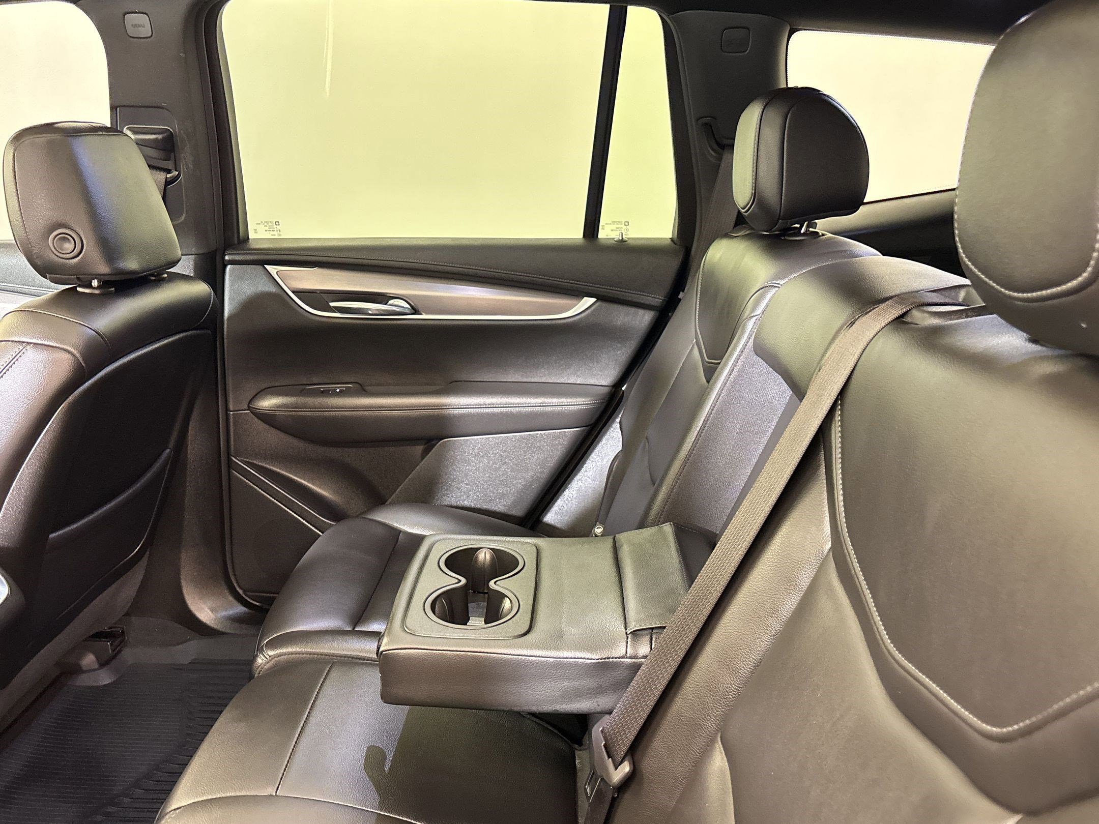 Used 2022 Cadillac XT6 Luxury w/ LPO, Floor Liner Package AWD/4WD image 32