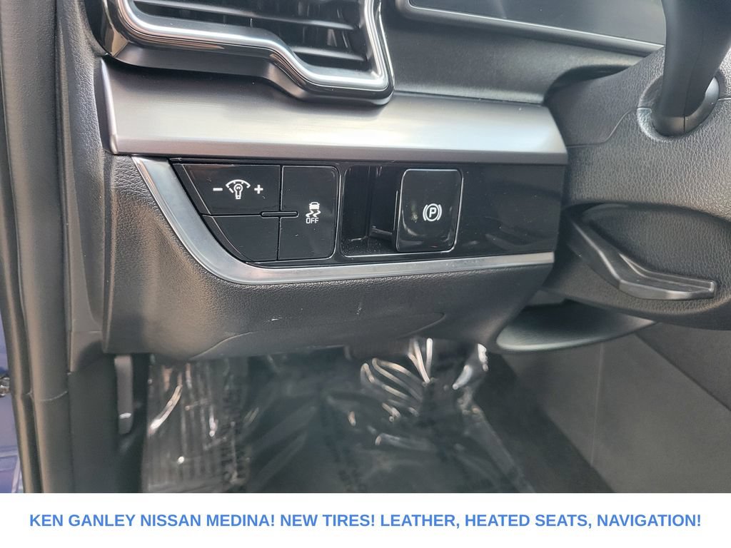 Used 2024 Kia Sportage EX FWD image 35