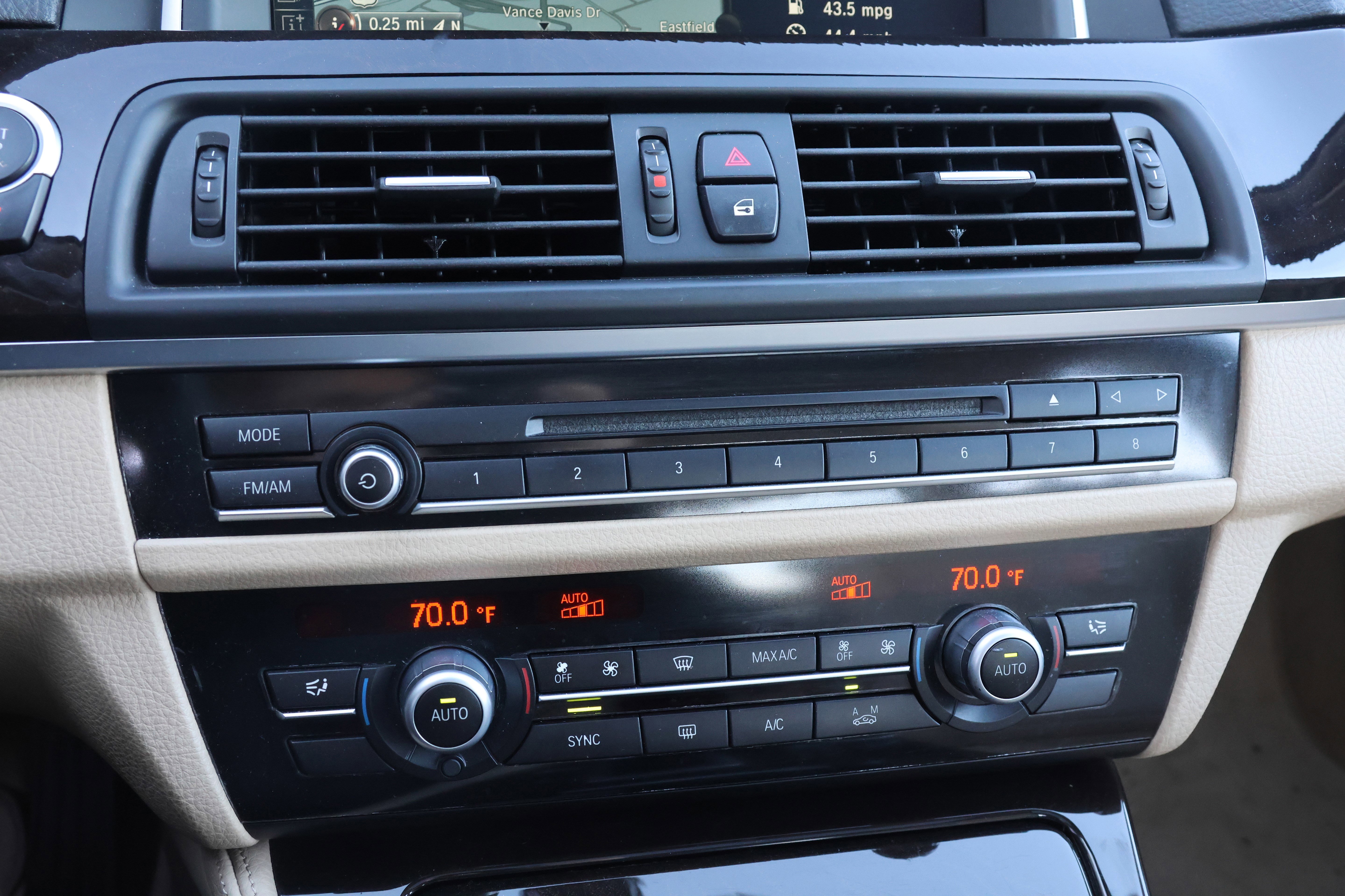 Used 2014 BMW 535d Sedan image 26