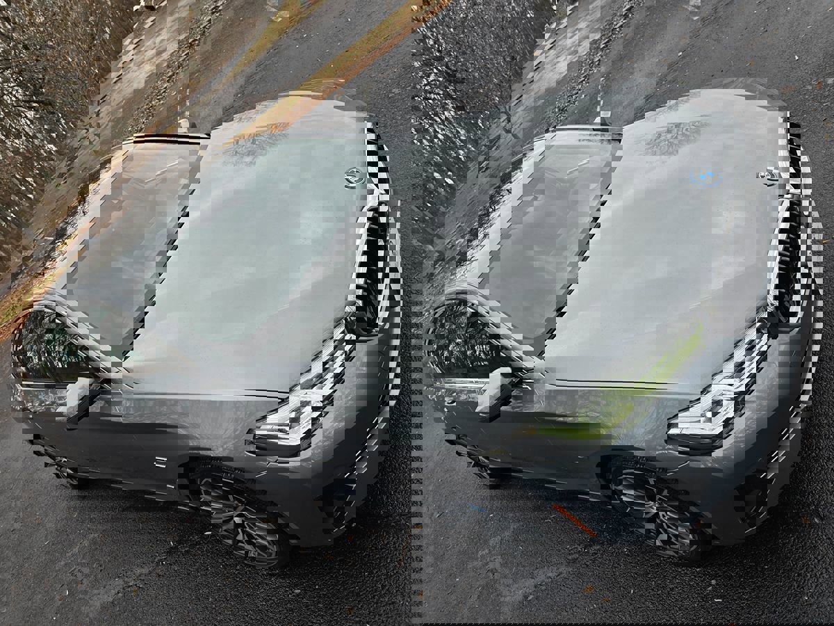 Used 2023 BMW 530e xDrive w/ Premium Package image 59