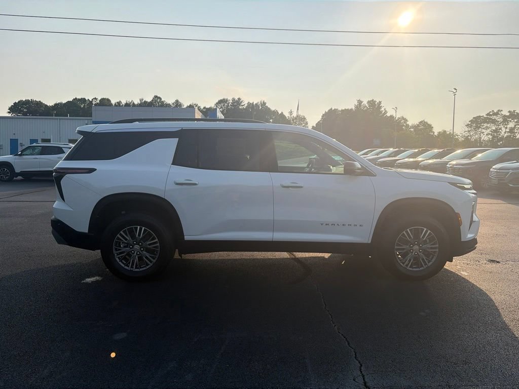 New 2026 Chevrolet Traverse LT w/ Driver Confidence Package AWD/4WD image 9