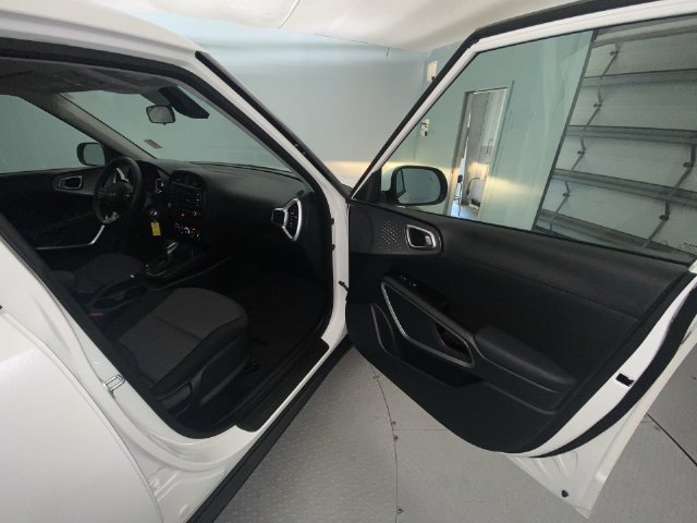 Used 2023 Kia Soul LX w/ Option Group 015 FWD image 23