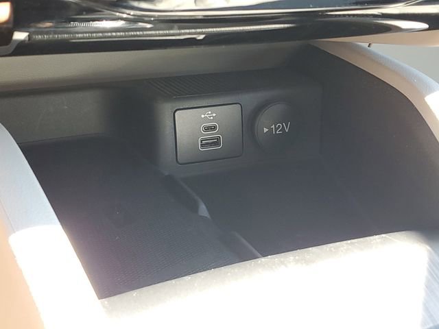 Used 2024 Ford Escape Platinum w/ Premium Technology Package image 33