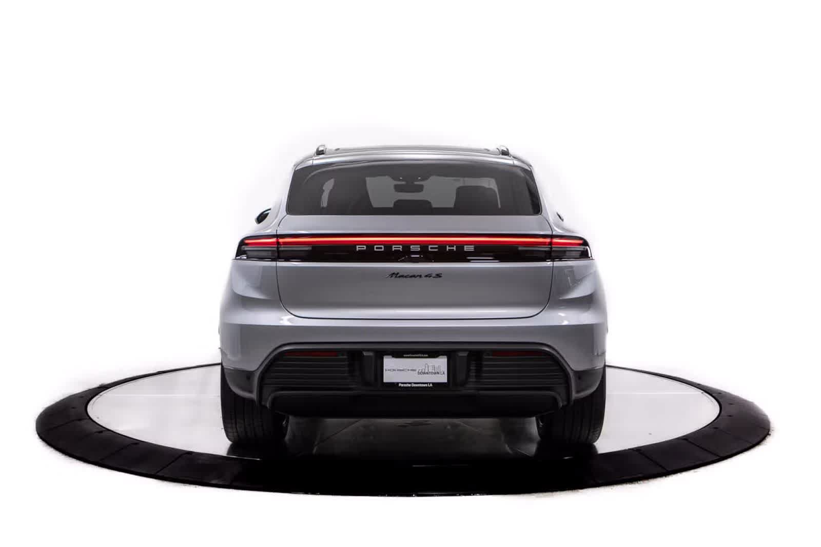 Certified 2026 Porsche Macan 4S Electric AWD/4WD image 6
