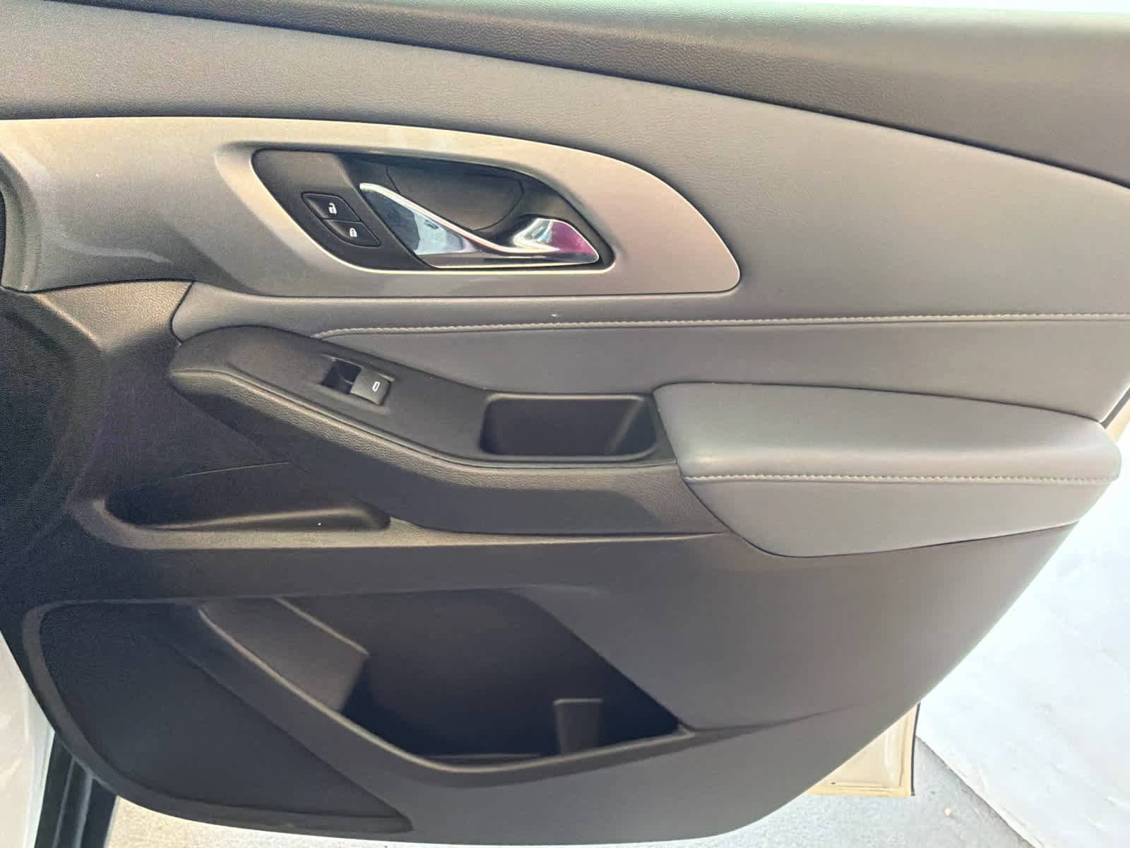 Used 2019 Chevrolet Traverse LT FWD image 31