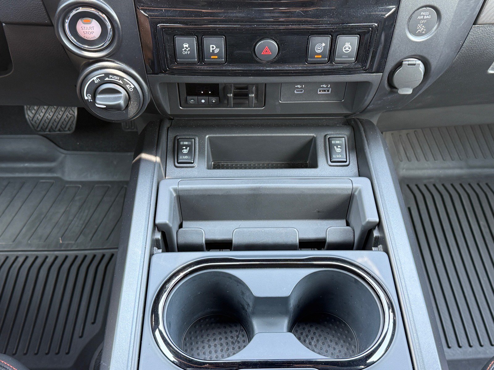 Used 2024 Nissan Titan PRO-4X w/ Pro-4x Convenience Package AWD/4WD image 19