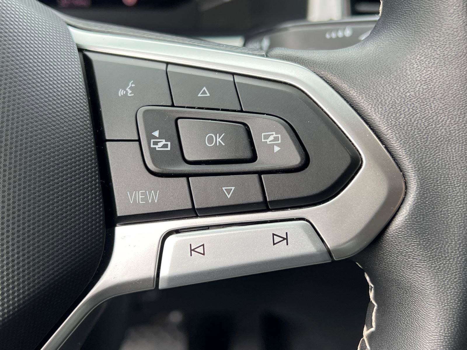 Used 2023 Volkswagen Atlas SE image 26