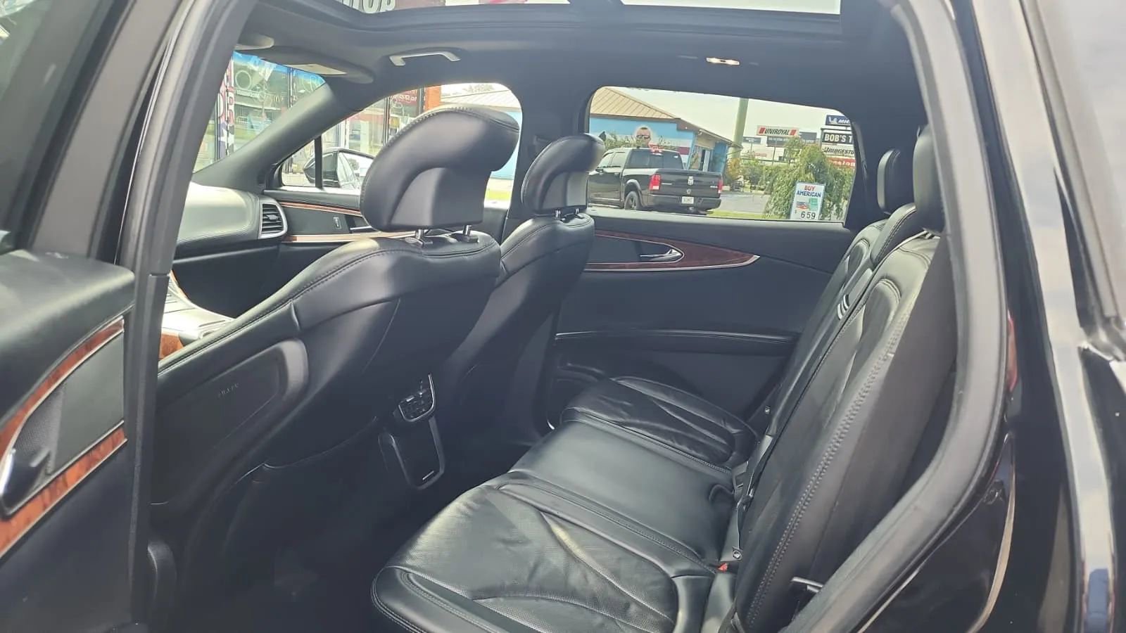 Used 2018 Lincoln MKX Reserve image 15