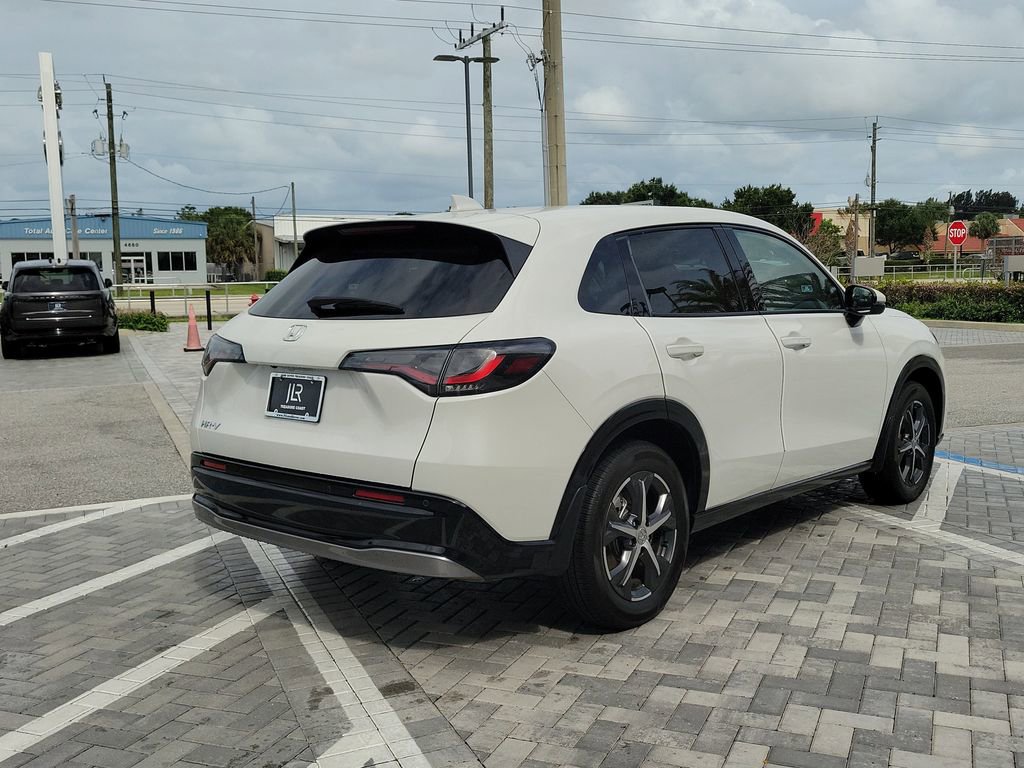 Used 2025 Honda HR-V EX-L image 5