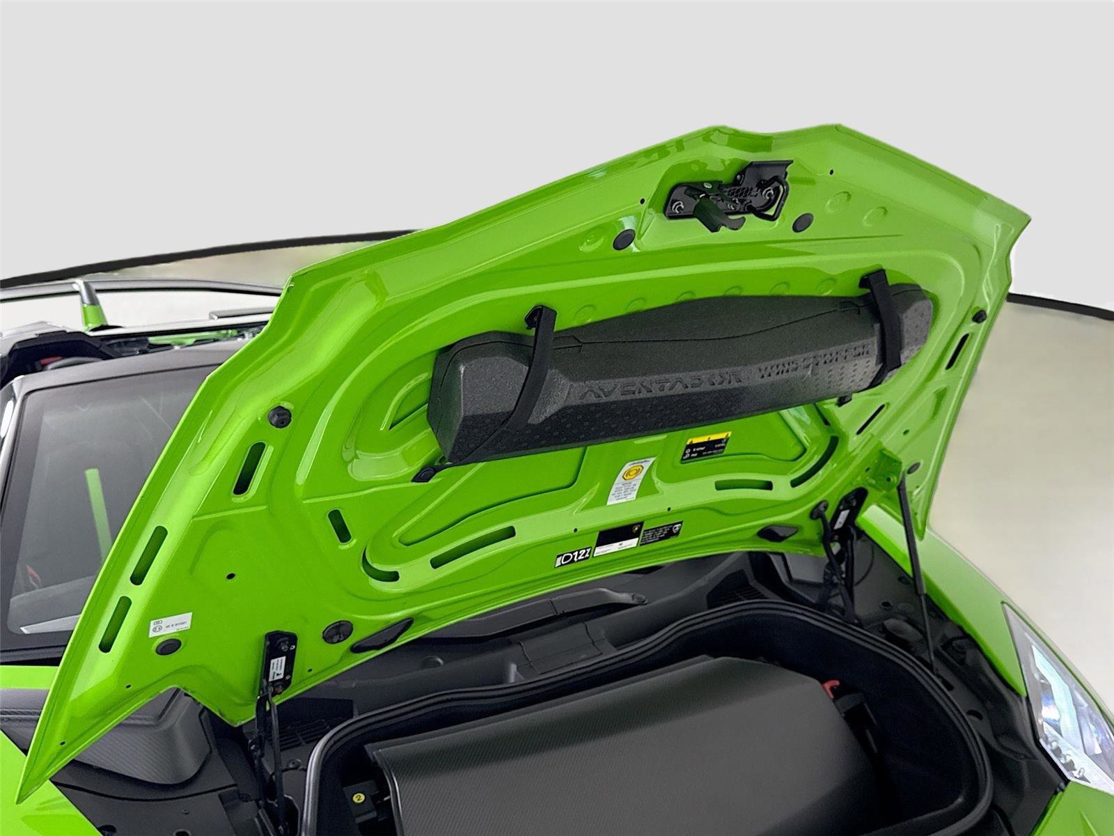 Used 2021 Lamborghini Aventador SVJ AWD/4WD image 36