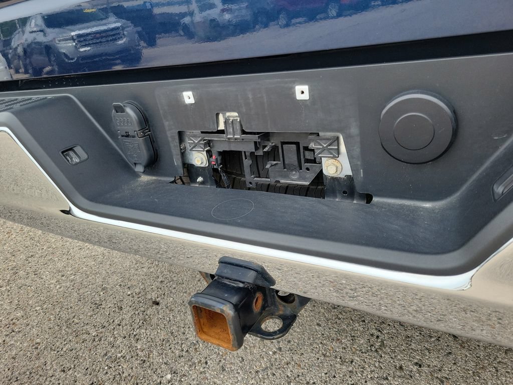 Used 2023 Chevrolet Silverado 1500 LT AWD/4WD image 10