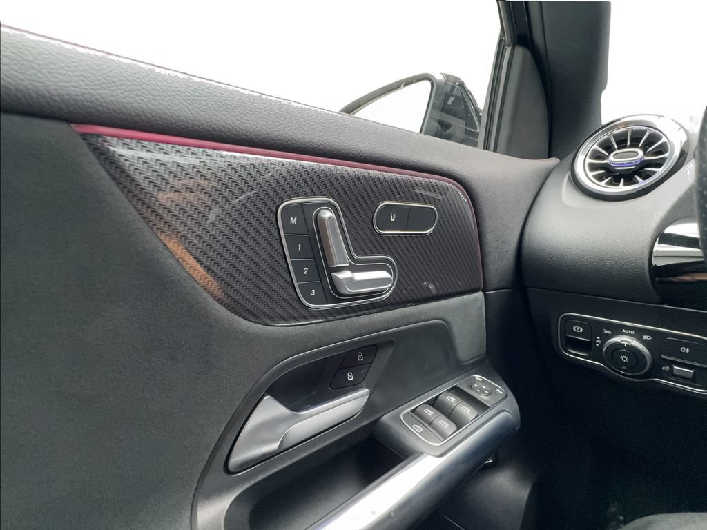 Used 2021 Mercedes-Benz GLA 35 AMG 4MATIC image 47