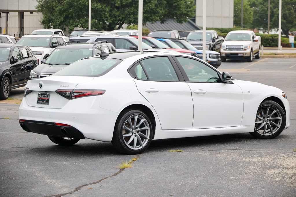 Used 2024 Alfa Romeo Giulia Ti AWD/4WD image 29