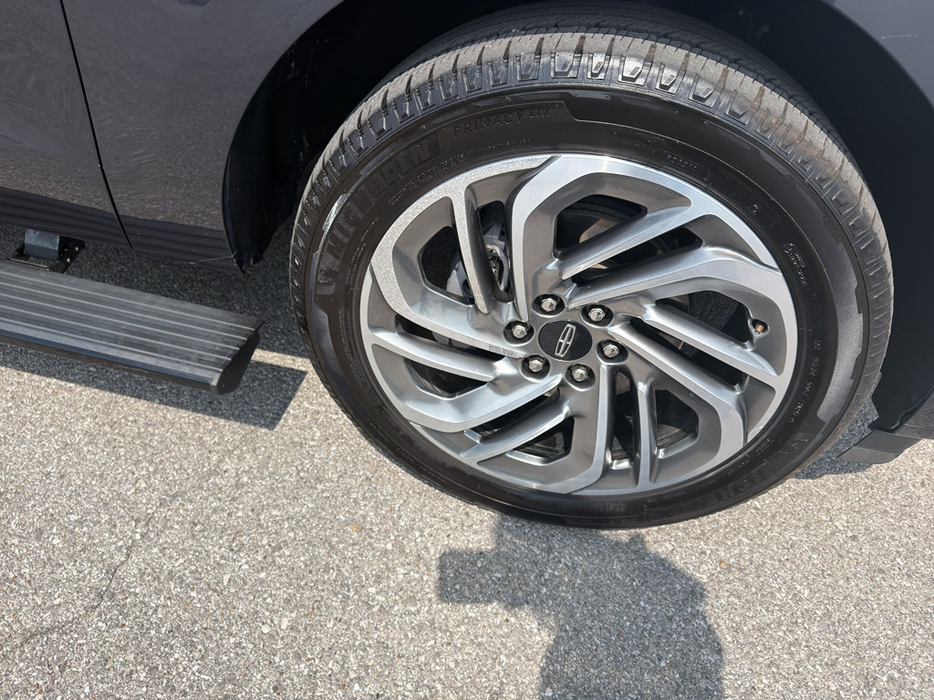 Used 2025 Lincoln Navigator Reserve AWD/4WD image 36