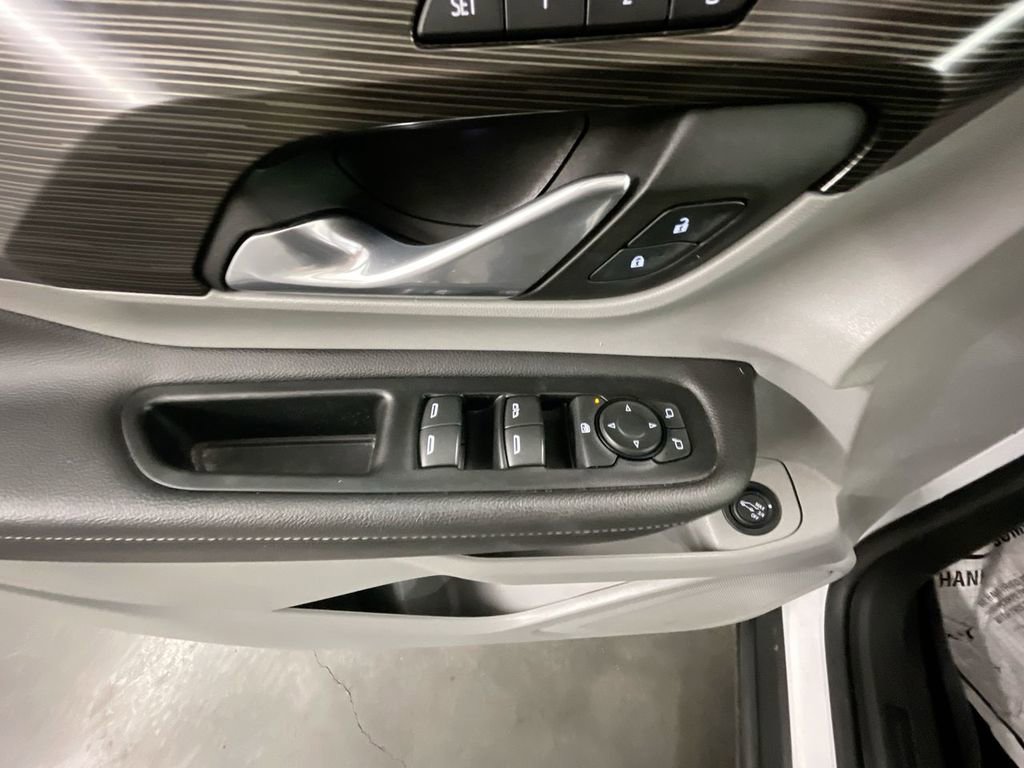 Used 2022 GMC Terrain SLT image 23