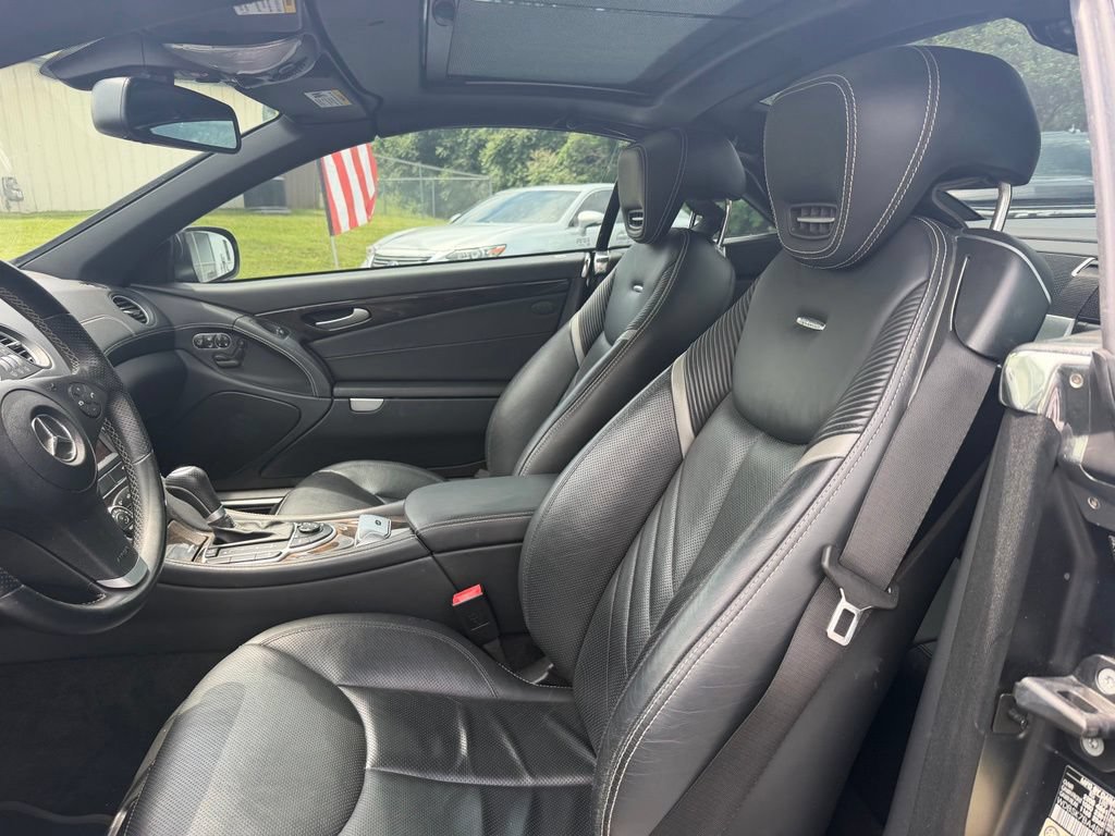 Used 2011 Mercedes-Benz SL 550 image 15