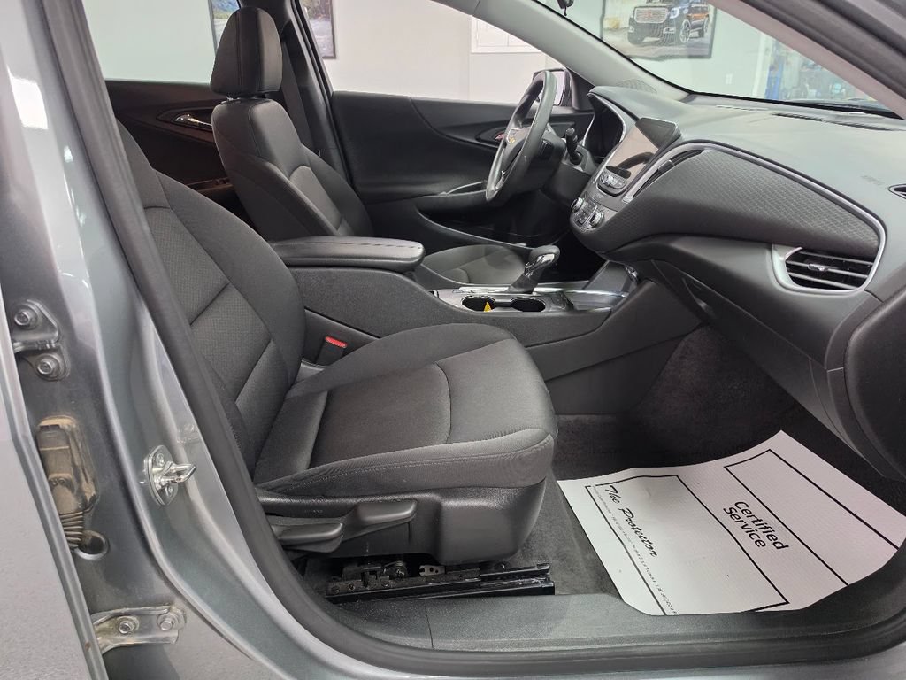 Used 2025 Chevrolet Malibu LT FWD image 31