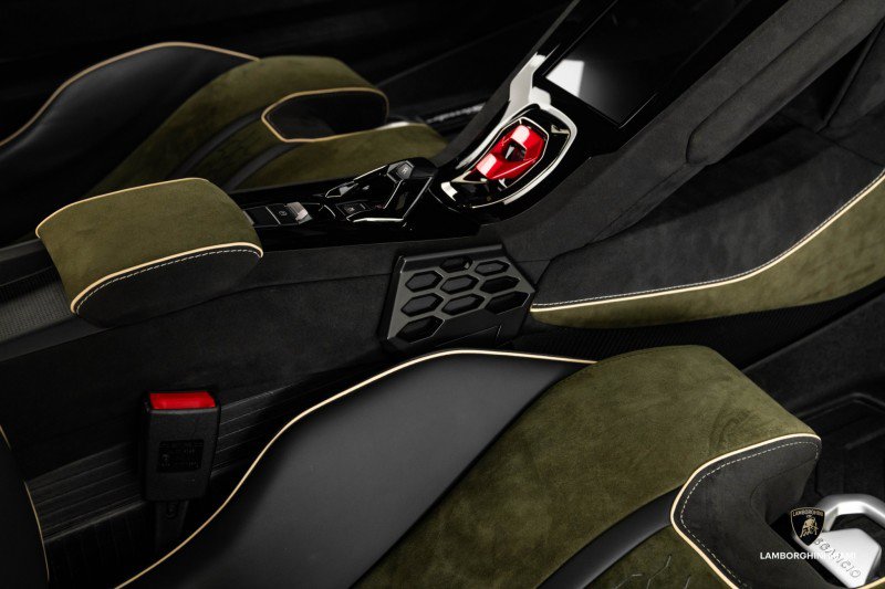 Used 2024 Lamborghini Huracan Sterrato image 58