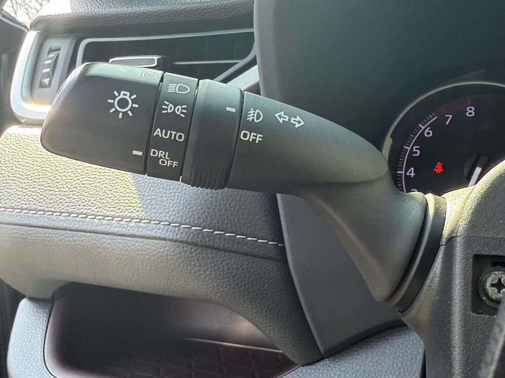 Used 2019 Toyota RAV4 Limited w/ Advanced Technology Package AWD/4WD image 34