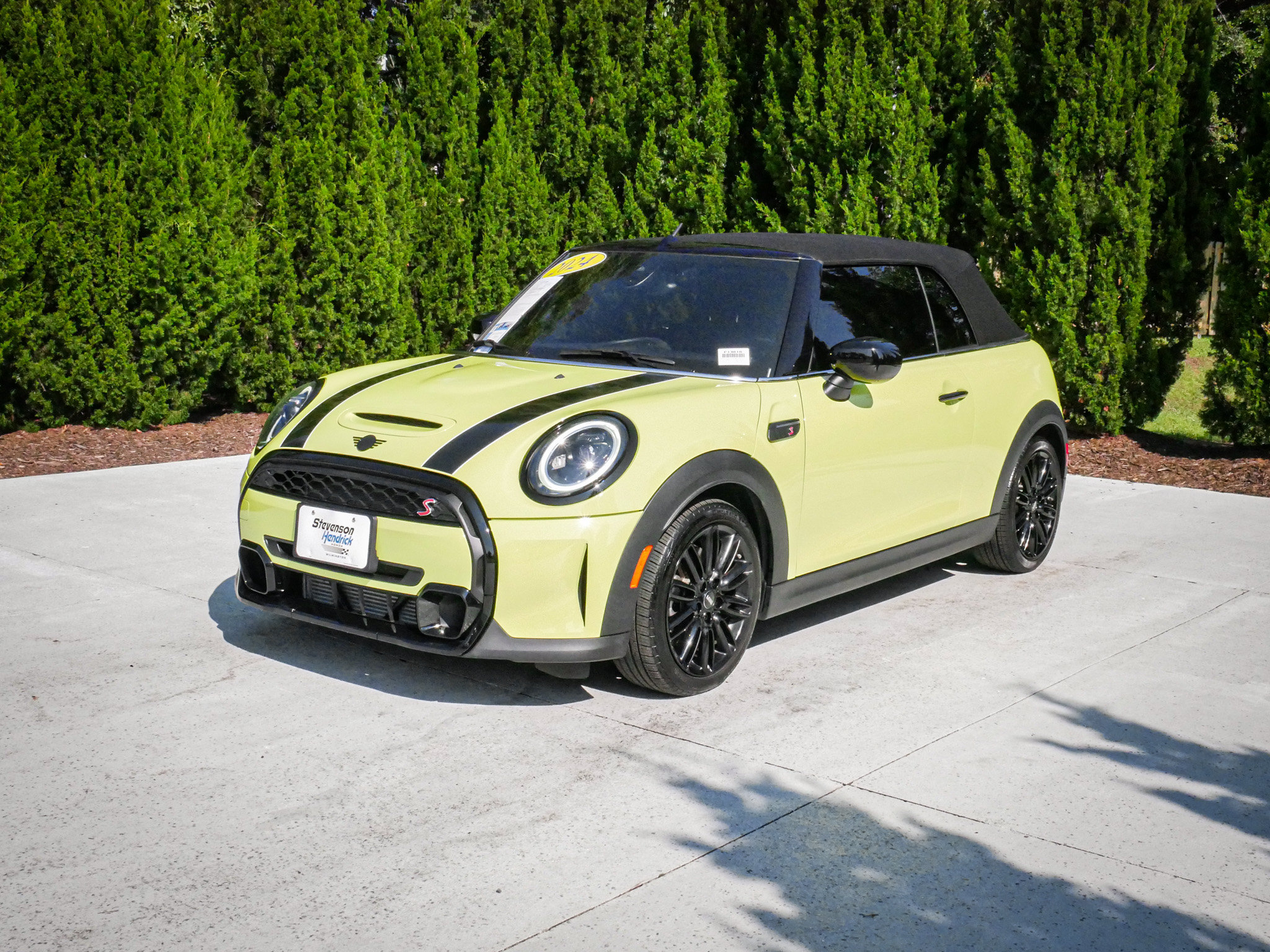 Used 2024 MINI Cooper S w/ Signature Upholstery Package FWD image 5
