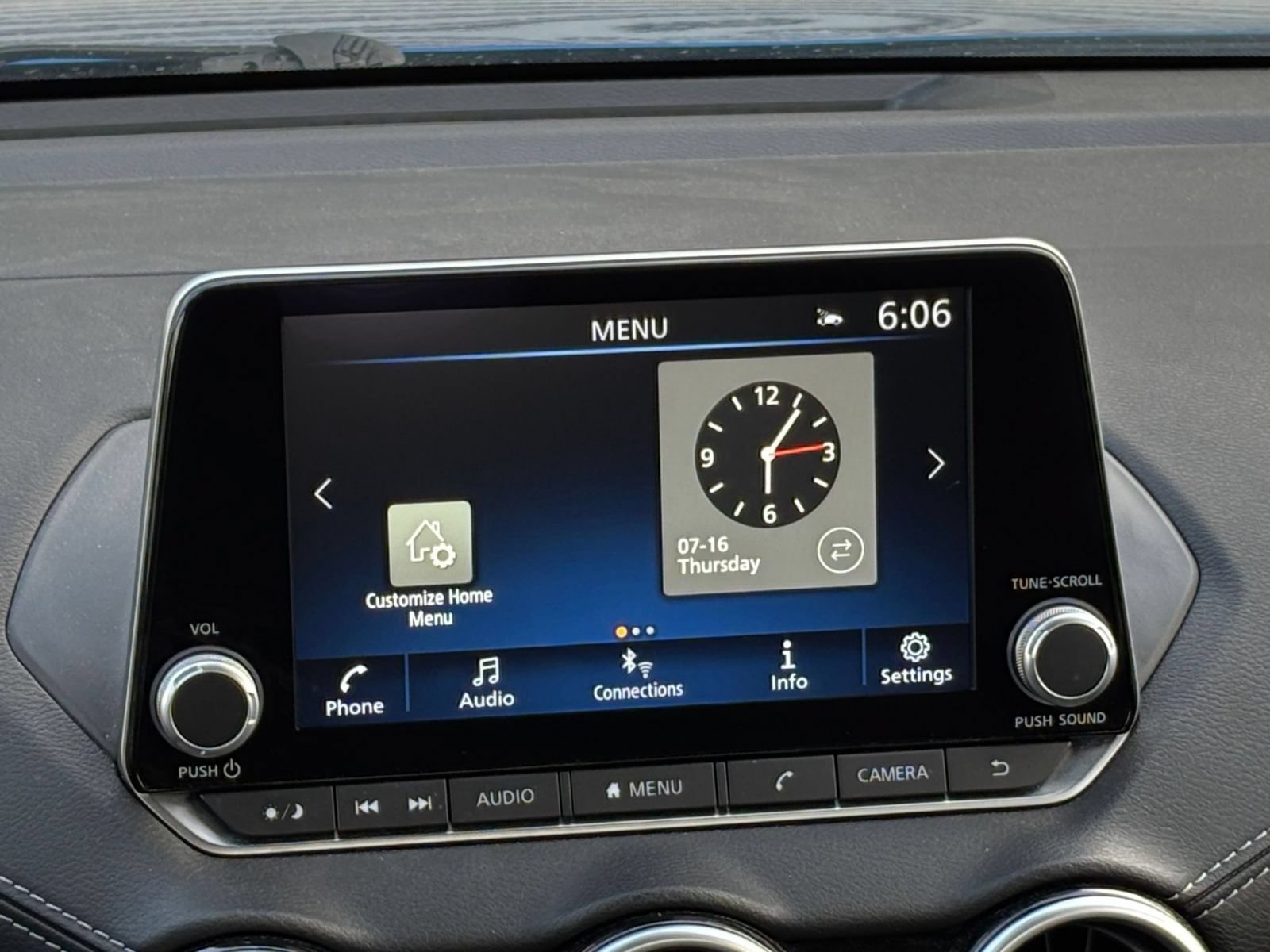 Used 2025 Nissan Sentra SV FWD image 16