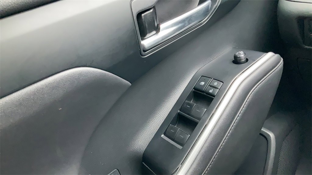 Used 2020 Toyota Highlander XLE image 18