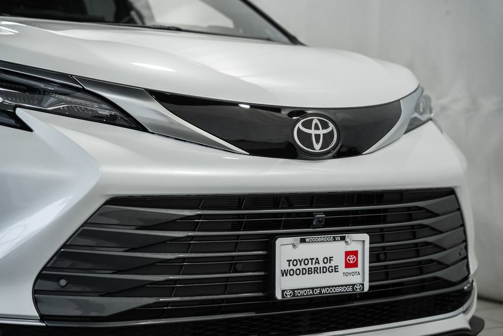 New 2026 Toyota Sienna Platinum image 12