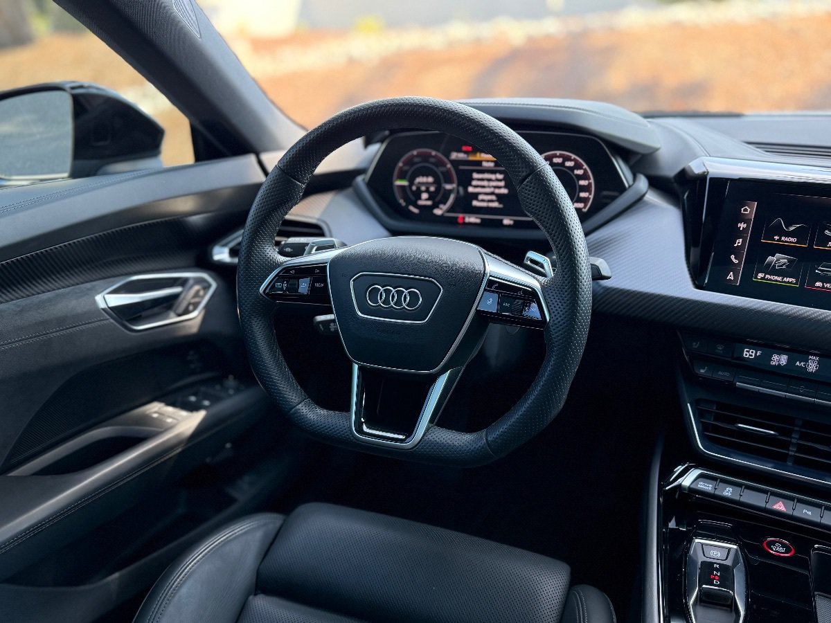 Used 2023 Audi e-tron GT Premium Plus w/ Performance Package AWD/4WD image 22