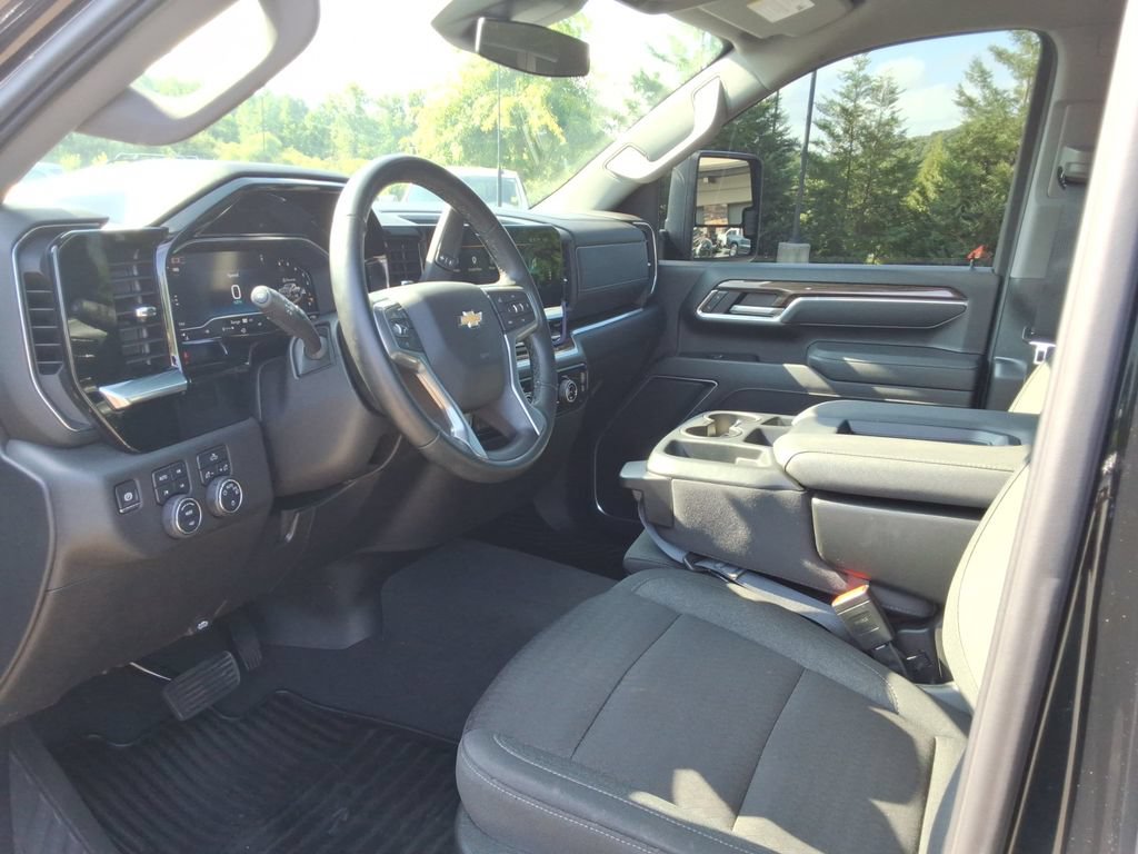 Certified 2025 Chevrolet Silverado 3500 LT AWD/4WD image 23