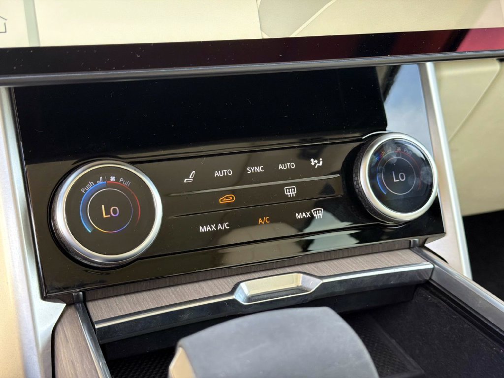 Used 2023 Land Rover Range Rover SE AWD/4WD image 24