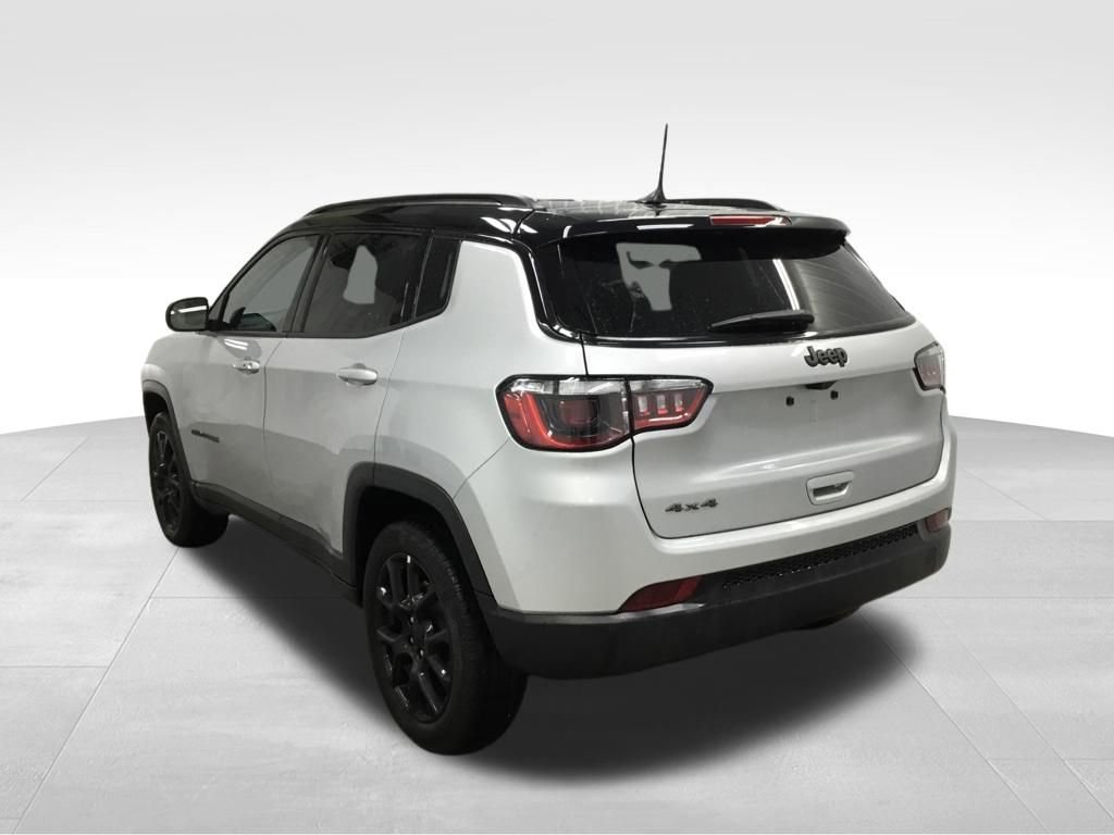 Used 2024 Jeep Compass Latitude w/ Altitude Special Edition image 13