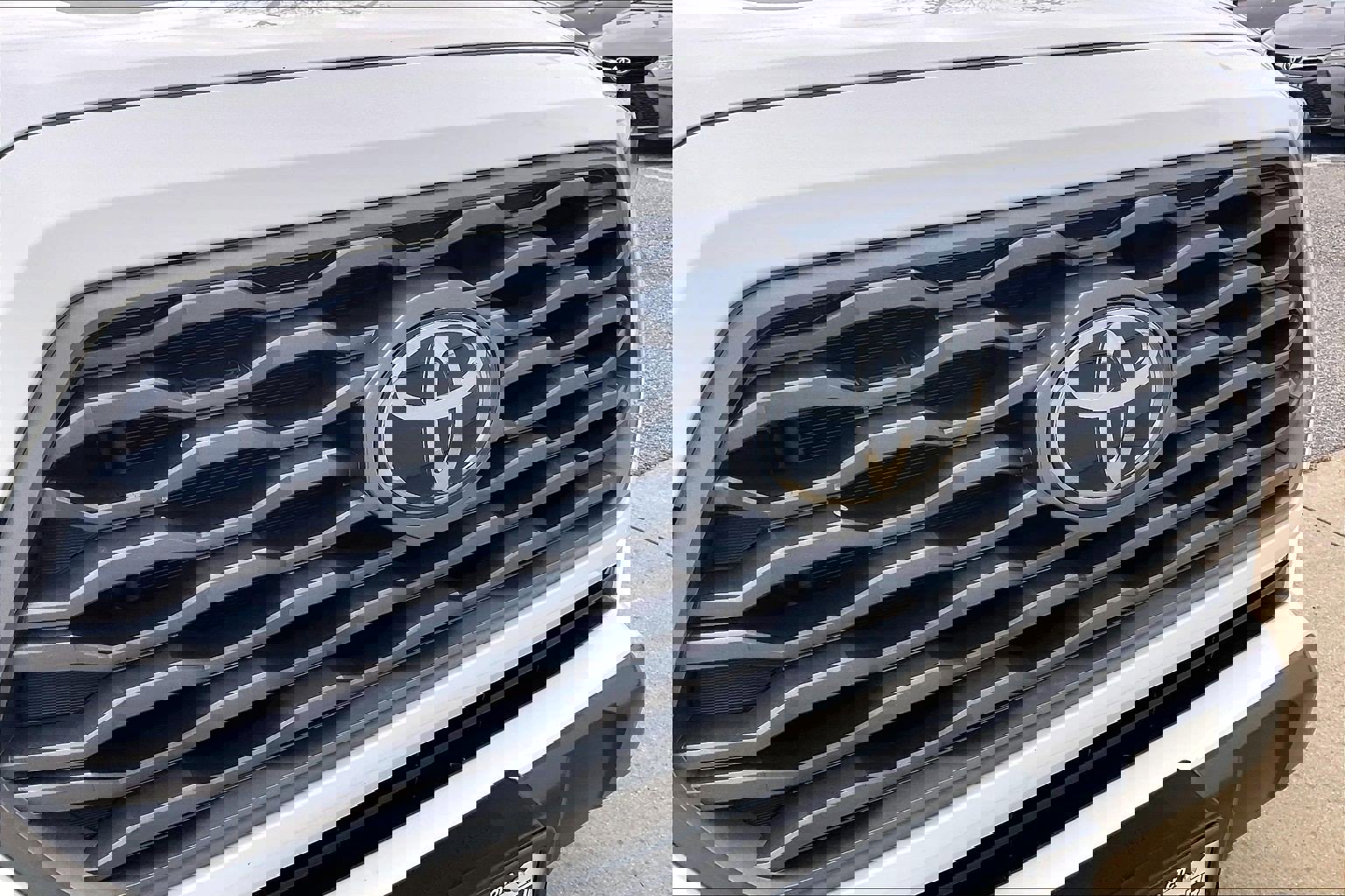 Used 2023 Toyota Tacoma TRD Off-Road image 34