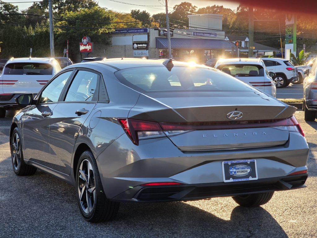 Certified 2023 Hyundai Elantra SEL w/ Convenience Package FWD image 6
