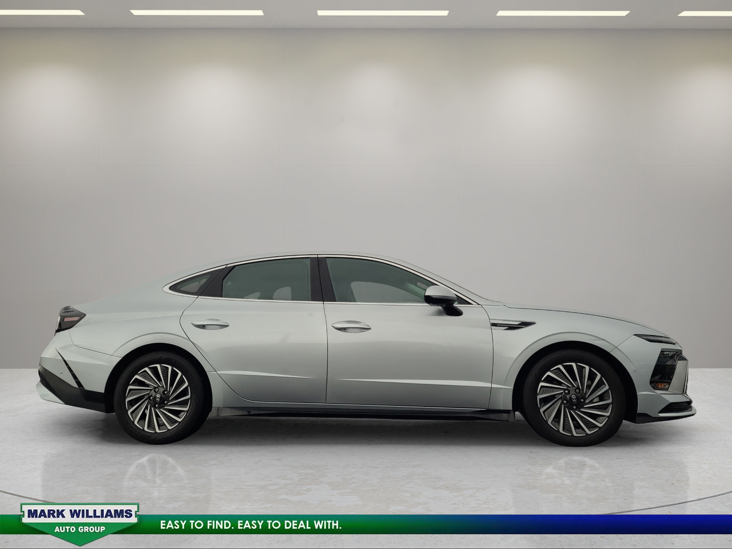 Used 2024 Hyundai Sonata Limited FWD image 2