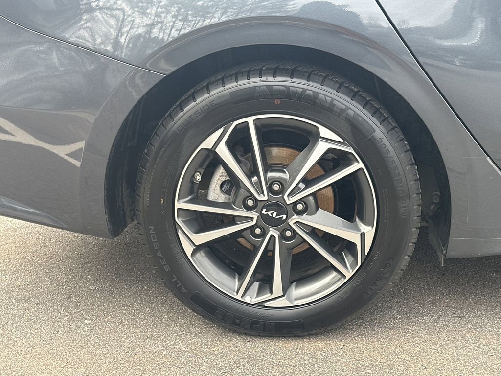 Used 2023 Kia Forte LXS w/ LXS Technology Package image 18