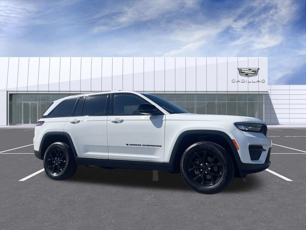 Used 2024 Jeep Grand Cherokee Altitude