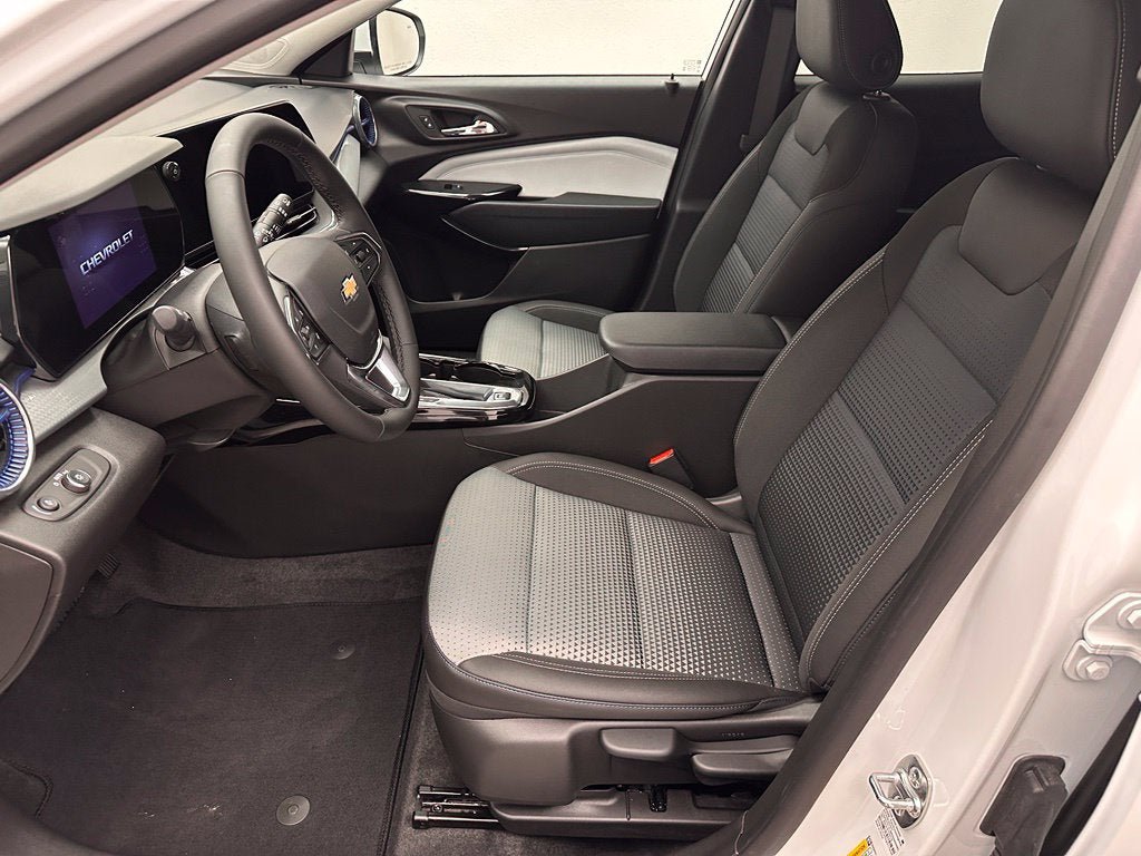 Used 2026 Chevrolet Trax LT w/ Driver Confidence Package FWD image 16
