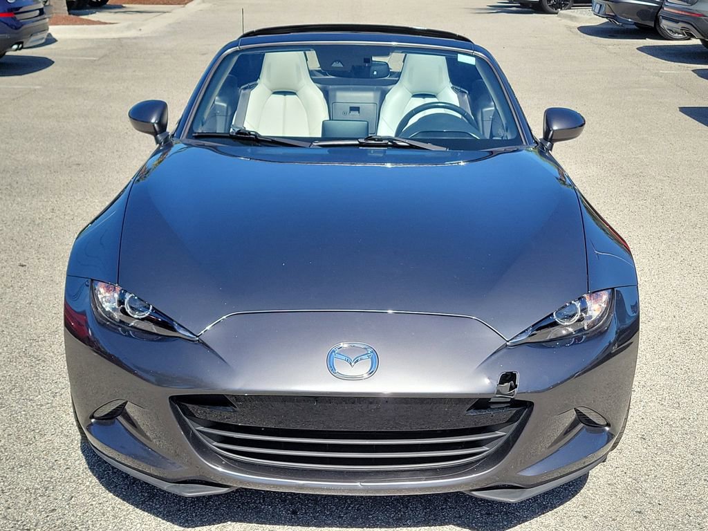 Used 2021 MAZDA MX-5 Miata RF Grand Touring RWD image 9