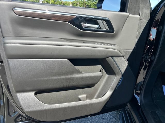 Used 2026 Chevrolet Tahoe LS w/ LS Custom Edition AWD/4WD image 11