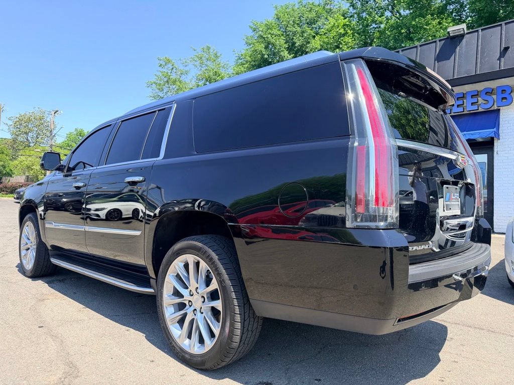 Used 2017 Cadillac Escalade ESV Luxury AWD/4WD image 4