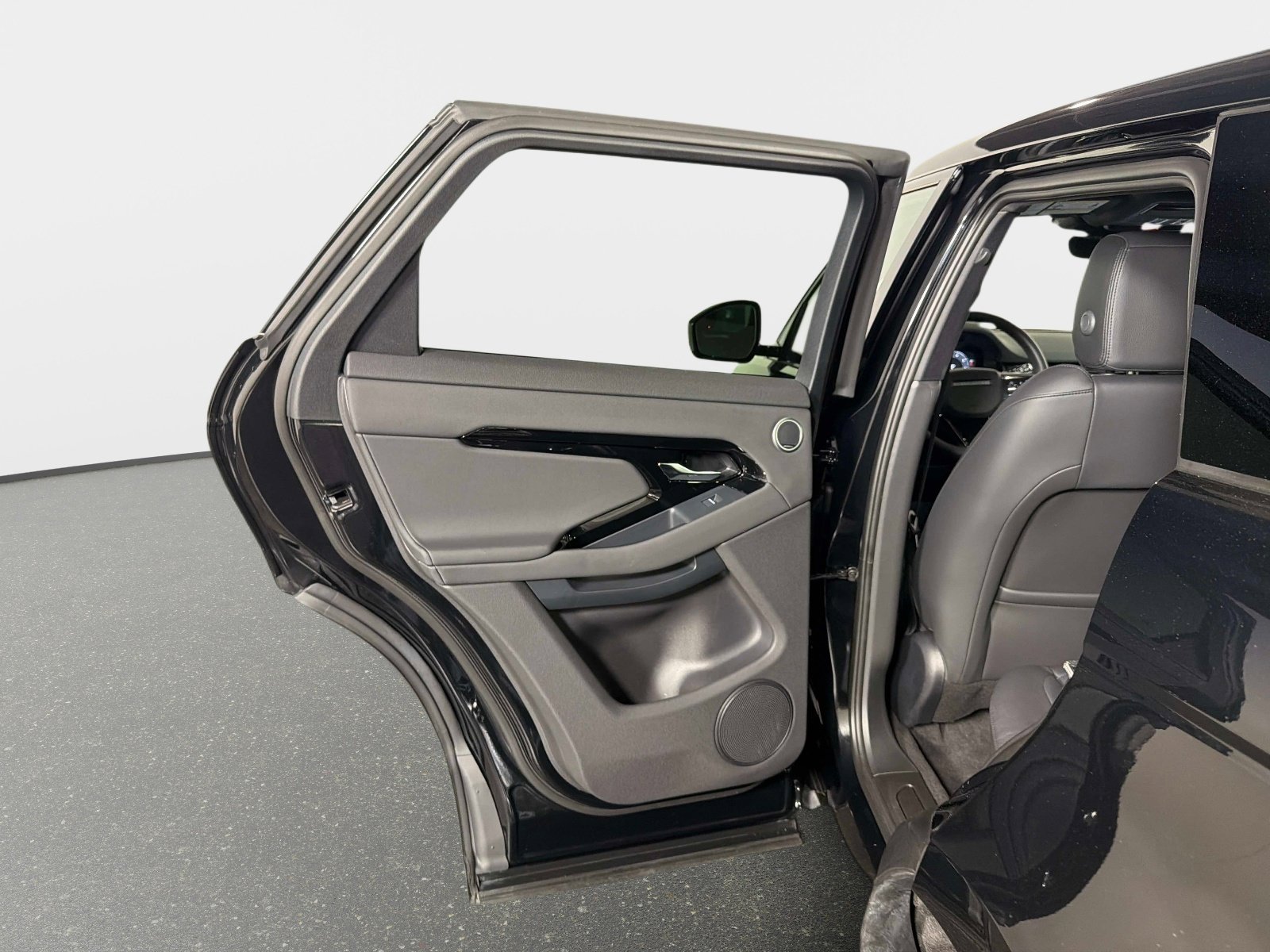 Used 2026 Land Rover Range Rover Evoque S image 29